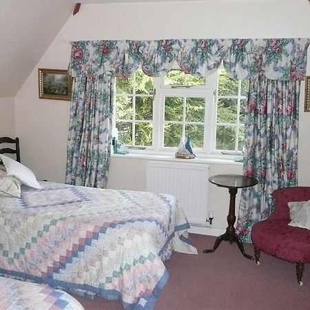 Mayfield B&B มาร์ลบะระ ภายนอก รูปภาพ